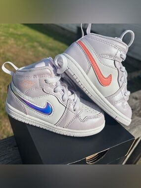 Jordan 1 Mid SE Fem Girls' Toddler BARELY GRAPE/ATOMIC PINK-WHITE